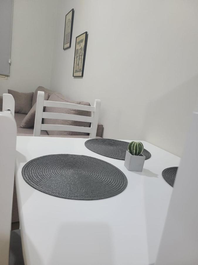 Home Inn Apartaments ティラナ エクステリア 写真